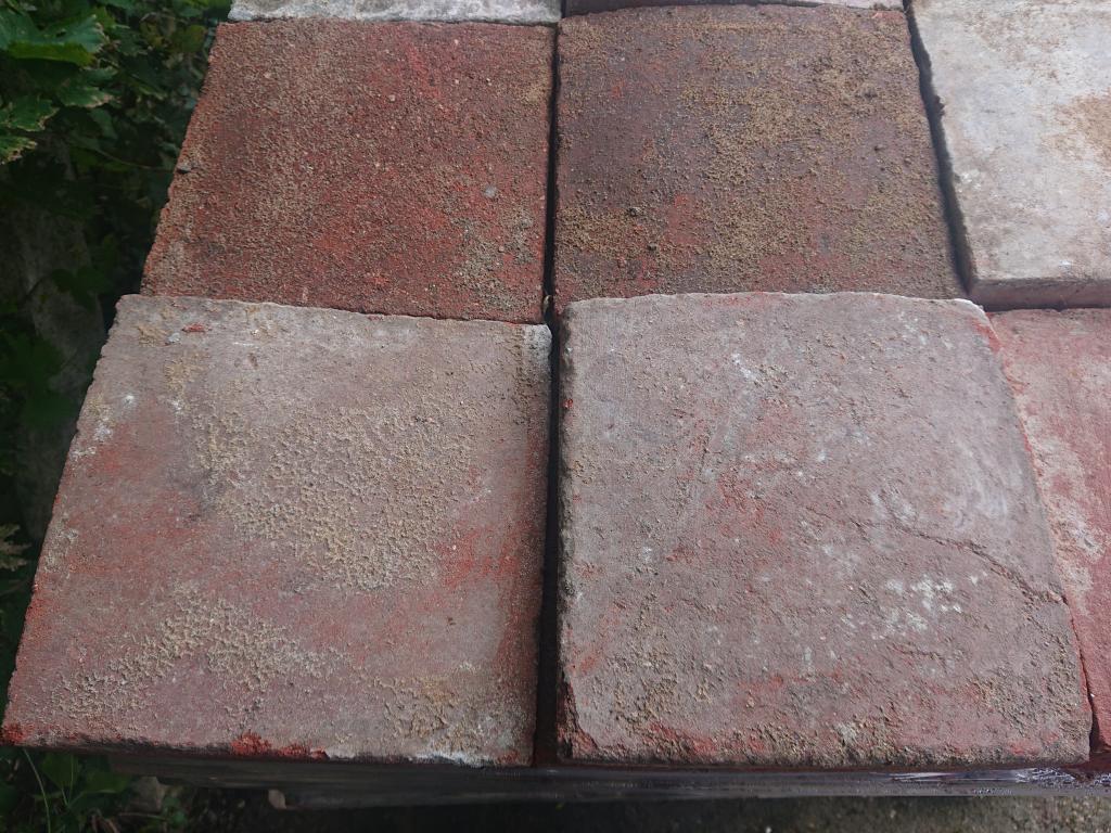 <p>Terracotta floor tiles 21 cm x 21 cm</p><p>300 in stock