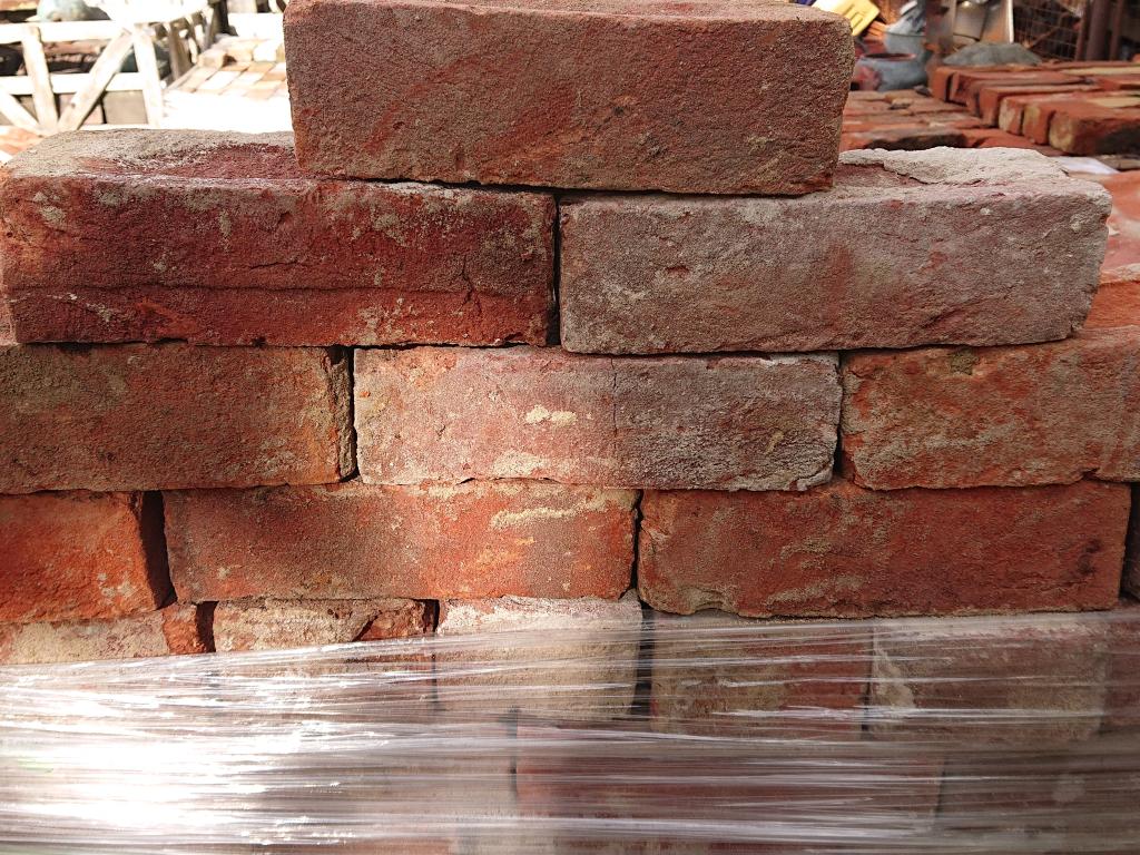 <p>Hand made soft red bricks reclaimed from Ferndown, Dorset</p><p>Mix of Orange and Red tones</p><p>10,000 in stock</p>